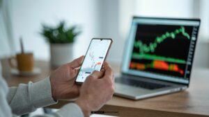 Quiet trading workspace for introverts